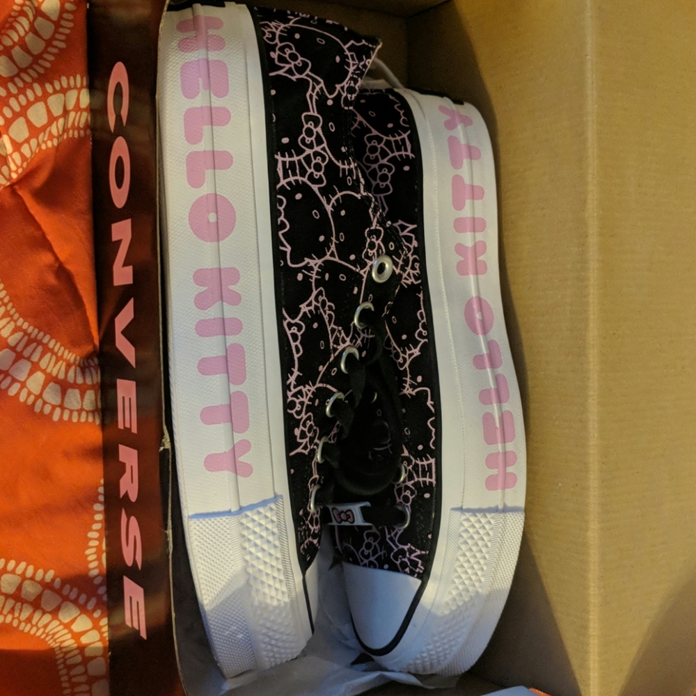 Hello Kitty Converse Platform Shoe W7